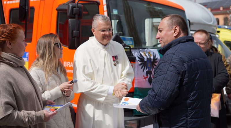 Транспорт для екстрених служб Чернігівщини передали в межах акції «Отець Карел для України»